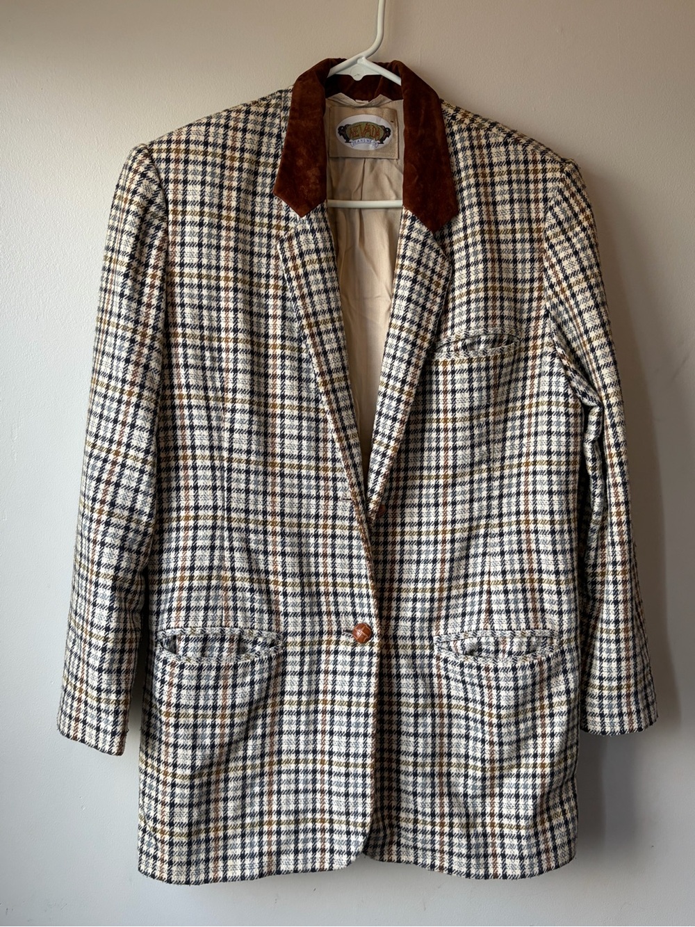 Vintage-Style Women's Plaid Wool Blazer with Brown Corduroy Collar